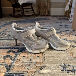 Sneex Limited Edition Silver heel